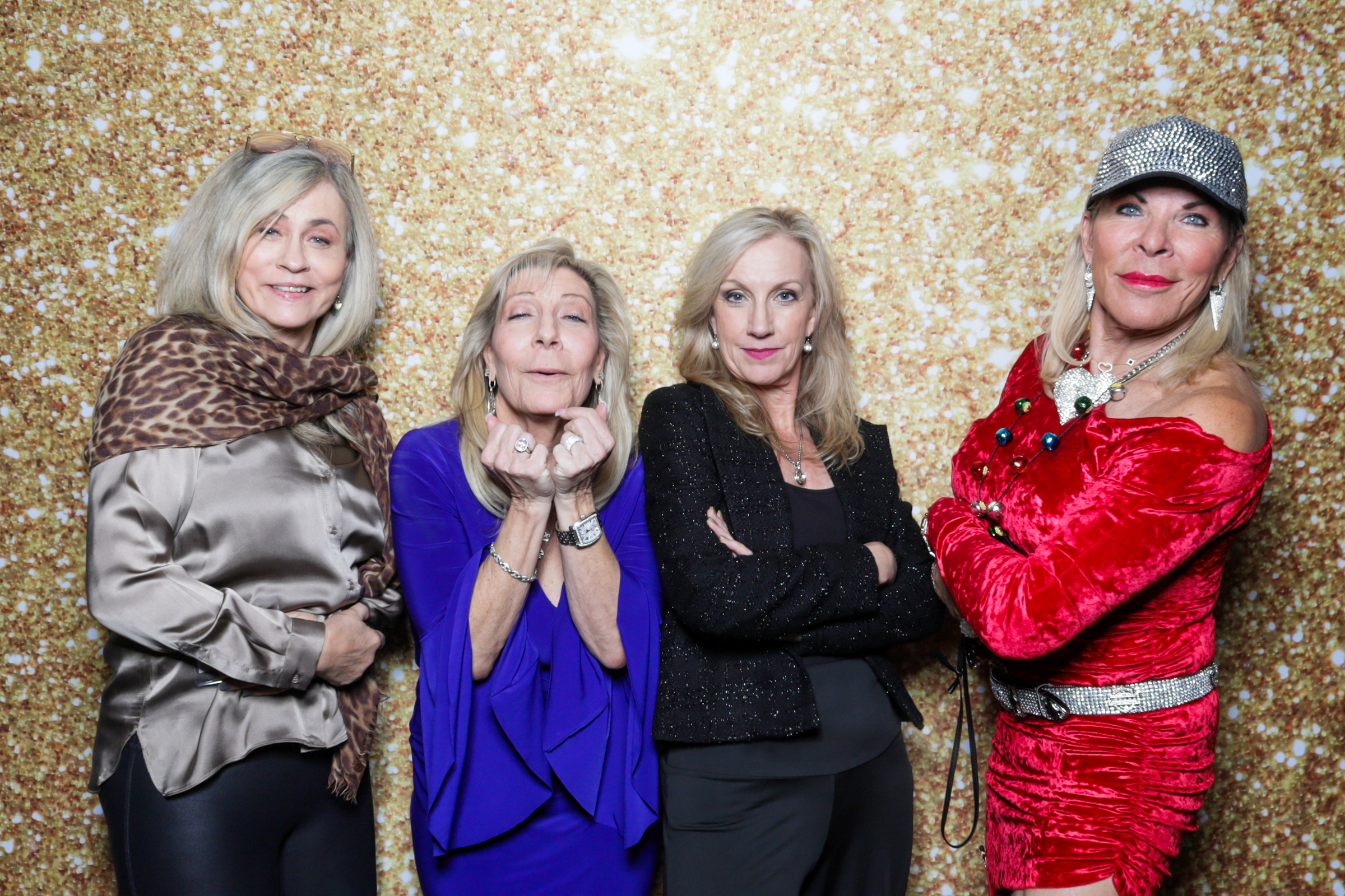 eWomen Holiday Extravaganza | View more photos from the event at v1.boothgallery.com/u/PhabPhotobooth/eWomen-Holiday-Extravaganza-2