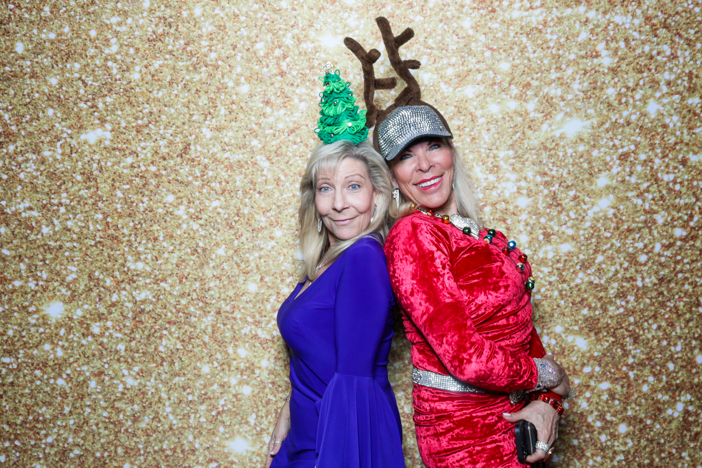 eWomen Holiday Extravaganza | View more photos from the event at v1.boothgallery.com/u/PhabPhotobooth/eWomen-Holiday-Extravaganza-2
