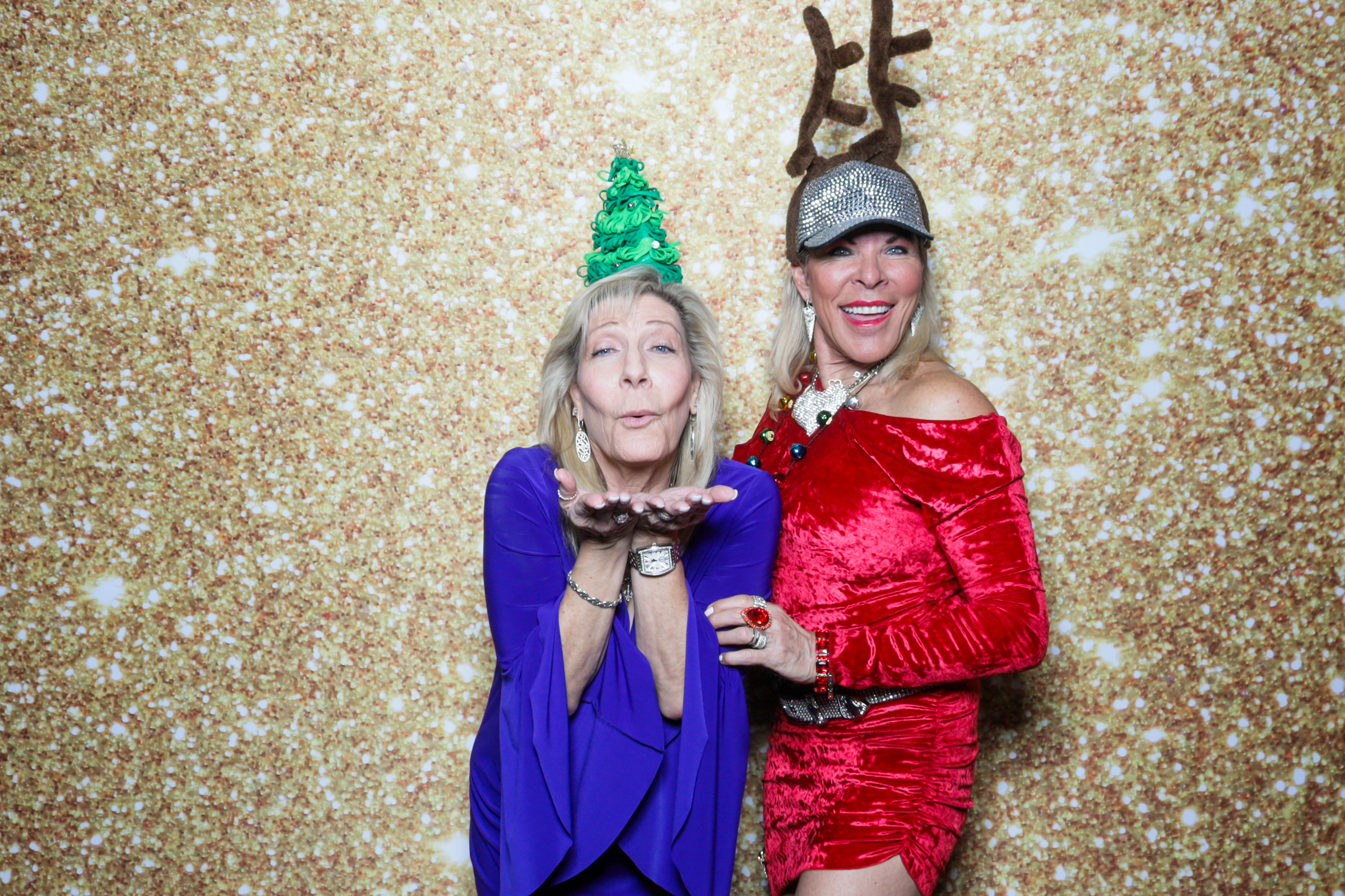 eWomen Holiday Extravaganza | View more photos from the event at v1.boothgallery.com/u/PhabPhotobooth/eWomen-Holiday-Extravaganza-2