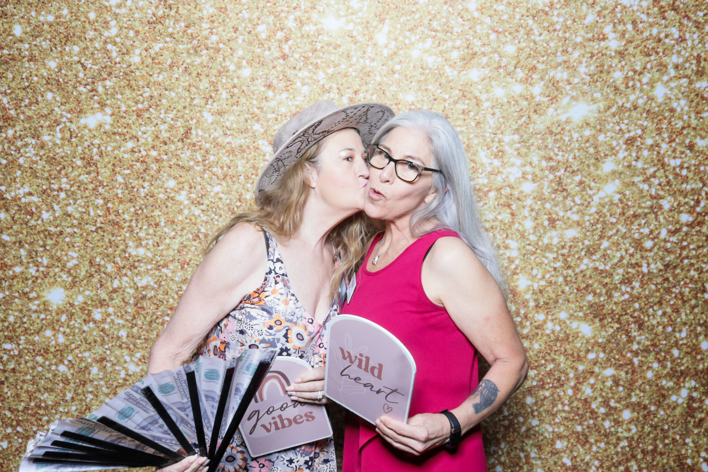 eWomen Holiday Extravaganza | View more photos from the event at v1.boothgallery.com/u/PhabPhotobooth/eWomen-Holiday-Extravaganza-2