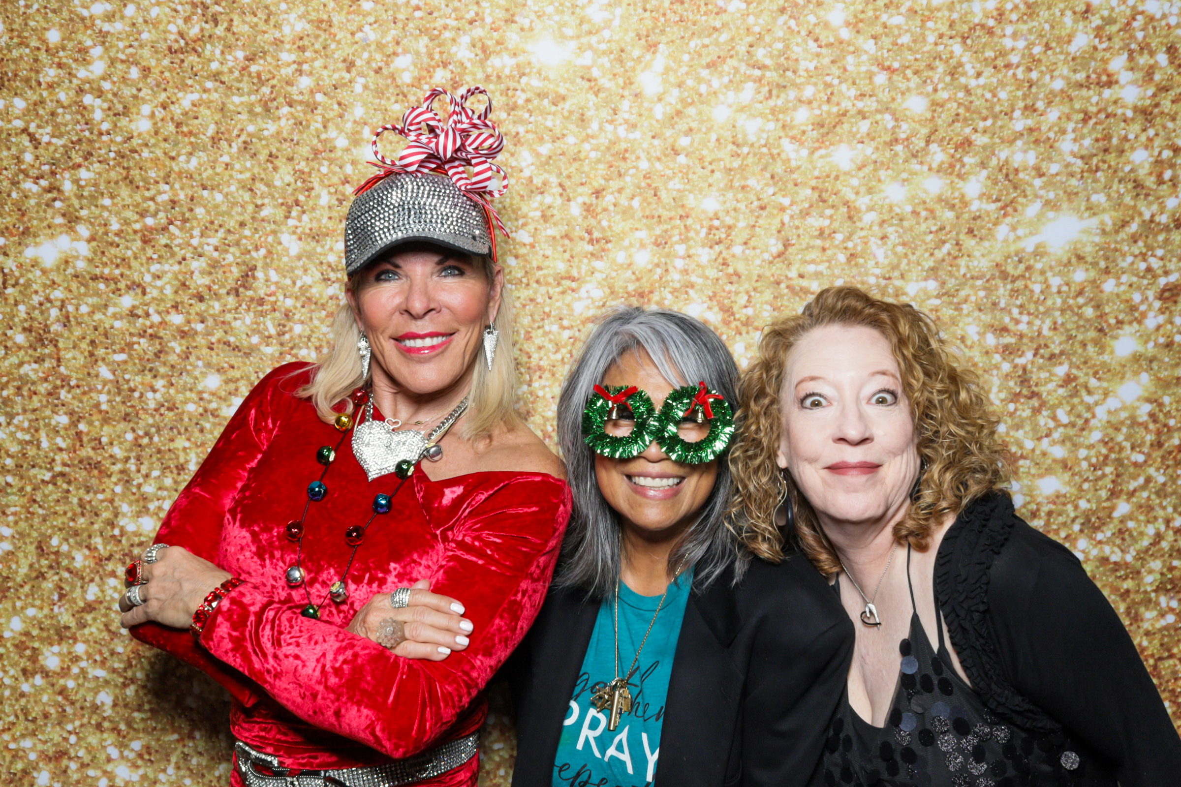 eWomen Holiday Extravaganza | View more photos from the event at v1.boothgallery.com/u/PhabPhotobooth/eWomen-Holiday-Extravaganza-2
