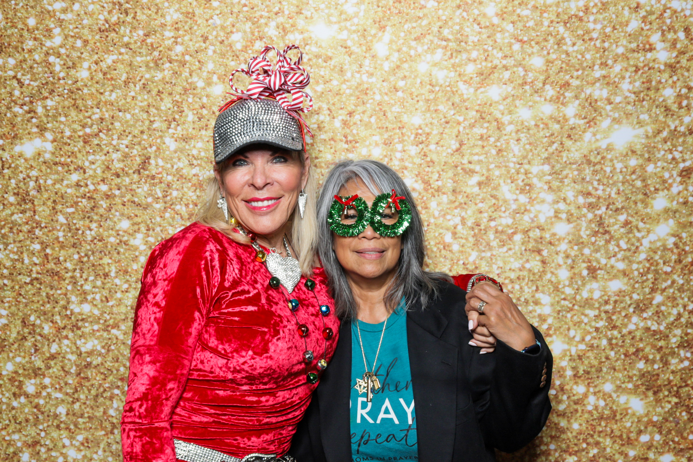eWomen Holiday Extravaganza | View more photos from the event at v1.boothgallery.com/u/PhabPhotobooth/eWomen-Holiday-Extravaganza-2