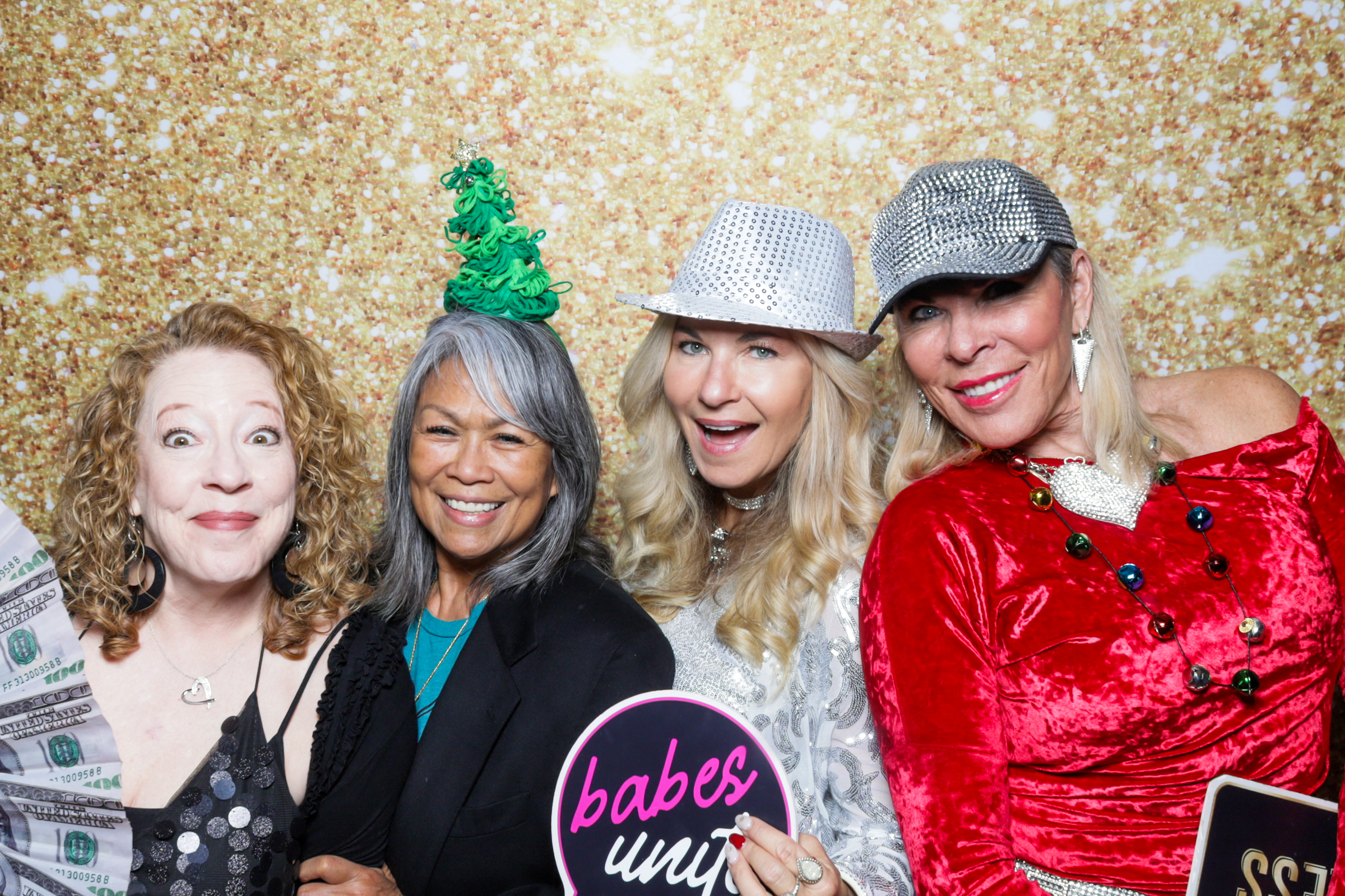 eWomen Holiday Extravaganza | View more photos from the event at v1.boothgallery.com/u/PhabPhotobooth/eWomen-Holiday-Extravaganza-2