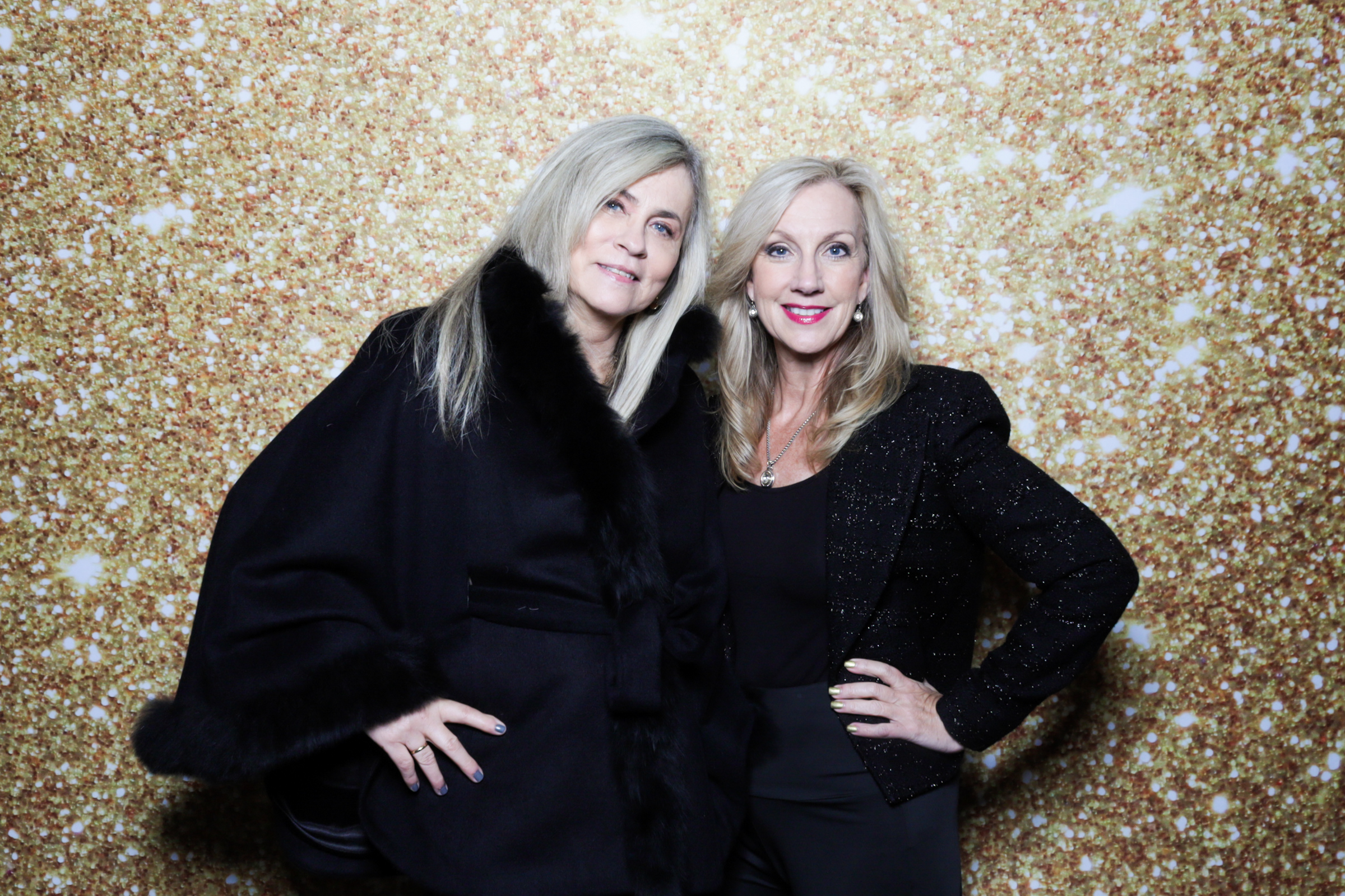 eWomen Holiday Extravaganza | View more photos from the event at v1.boothgallery.com/u/PhabPhotobooth/eWomen-Holiday-Extravaganza-2