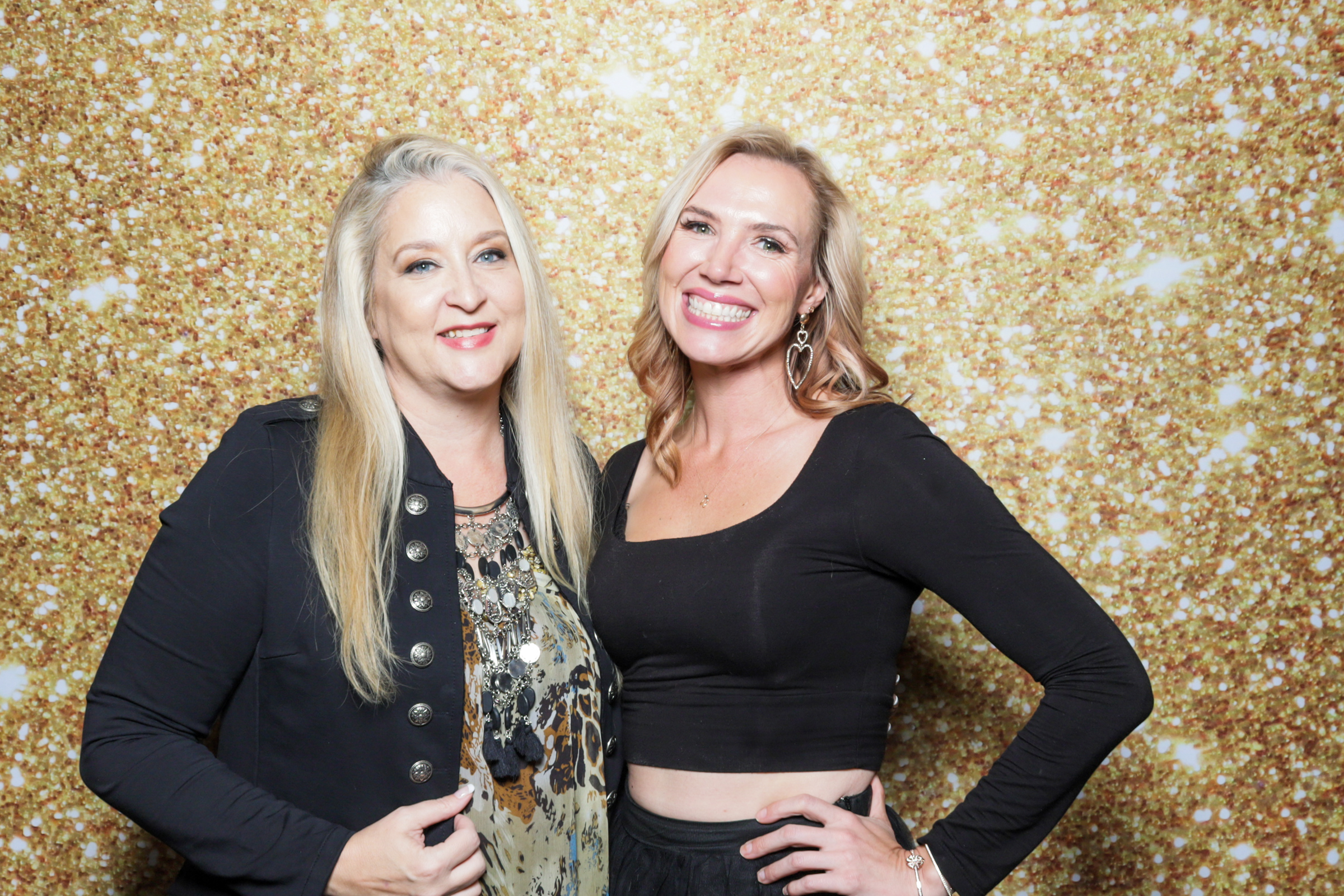 eWomen Holiday Extravaganza | View more photos from the event at v1.boothgallery.com/u/PhabPhotobooth/eWomen-Holiday-Extravaganza-2