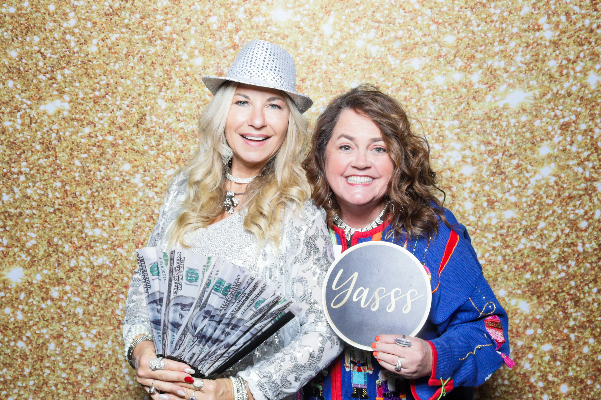 eWomen Holiday Extravaganza | View more photos from the event at v1.boothgallery.com/u/PhabPhotobooth/eWomen-Holiday-Extravaganza-2