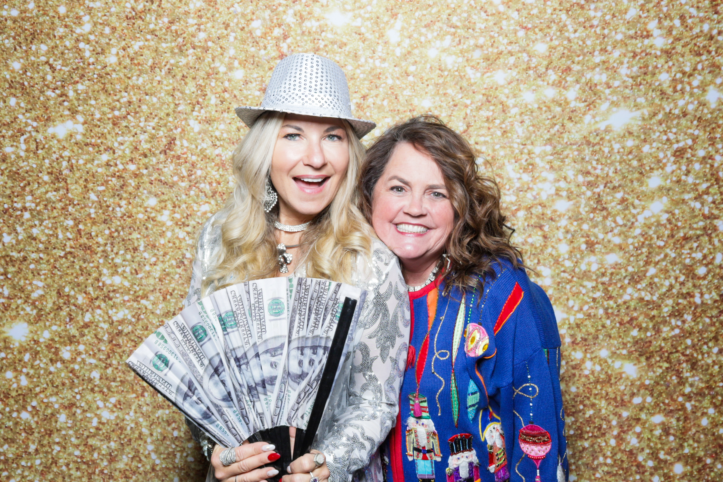 eWomen Holiday Extravaganza | View more photos from the event at v1.boothgallery.com/u/PhabPhotobooth/eWomen-Holiday-Extravaganza-2