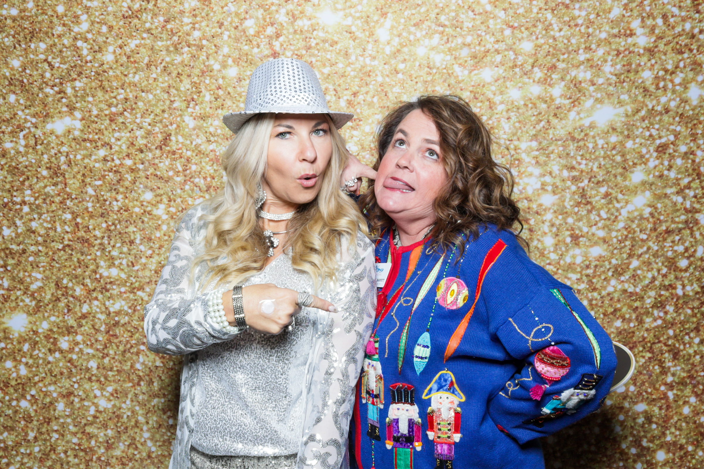 eWomen Holiday Extravaganza | View more photos from the event at v1.boothgallery.com/u/PhabPhotobooth/eWomen-Holiday-Extravaganza-2