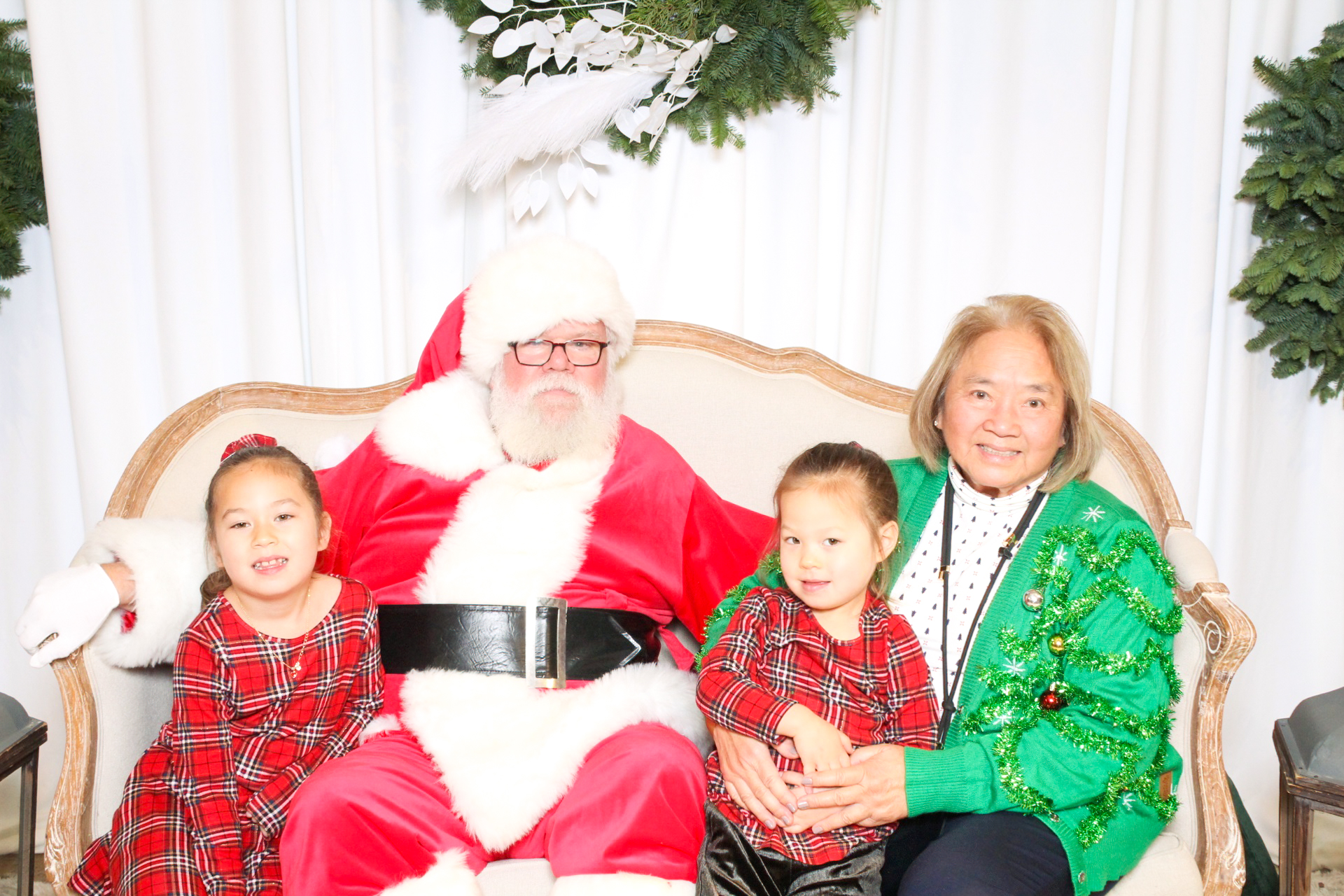 Hope & Grand Events - Dinner with Santa | View more photos from the event at v1.boothgallery.com/u/PhabPhotobooth/Hope-Grand-Events-Dinner-with-Santa