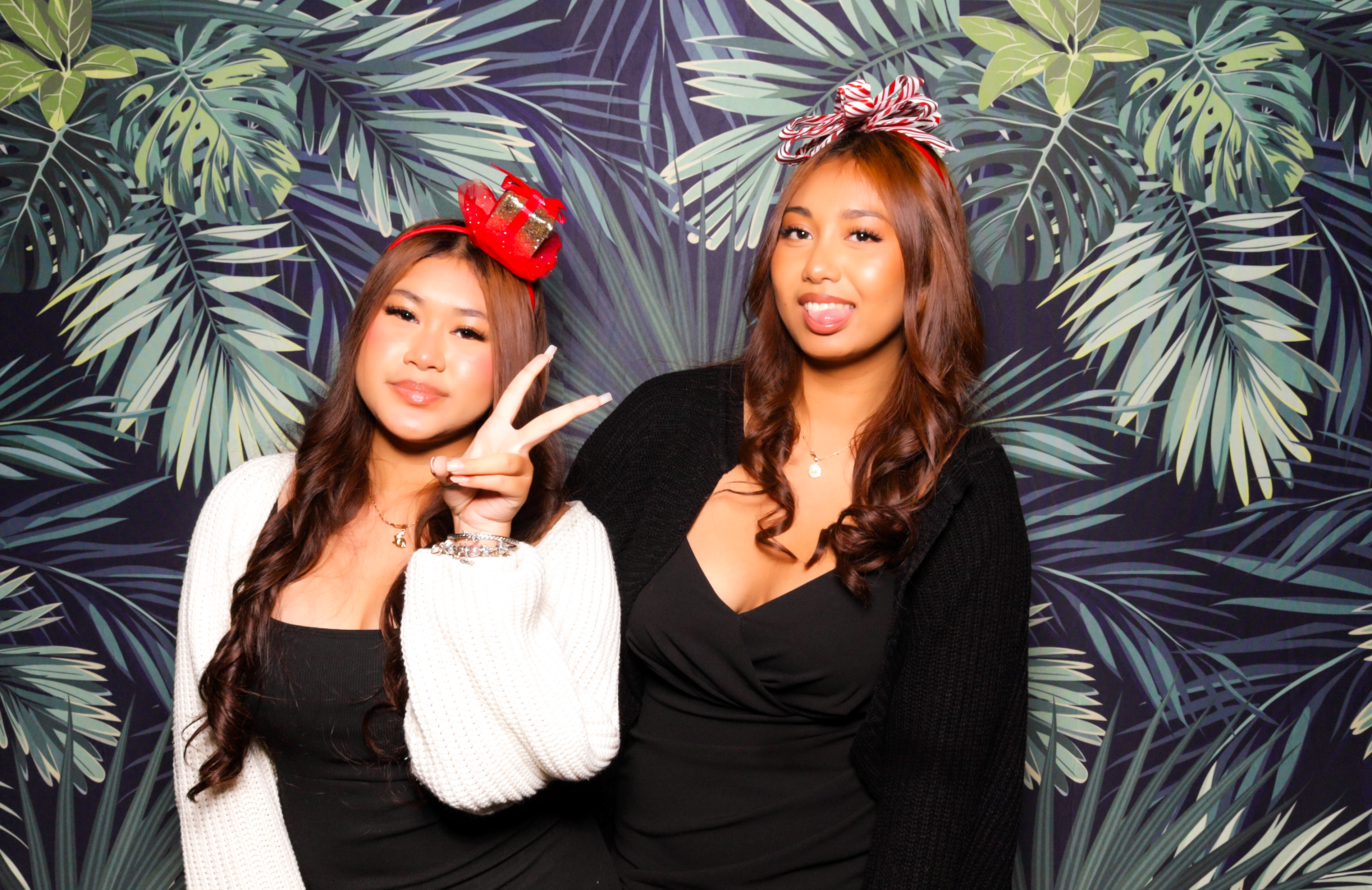 ID Tech Holiday Party | View more photos from the event at v1.boothgallery.com/u/PhabPhotobooth/ID-Tech-Holiday-Party