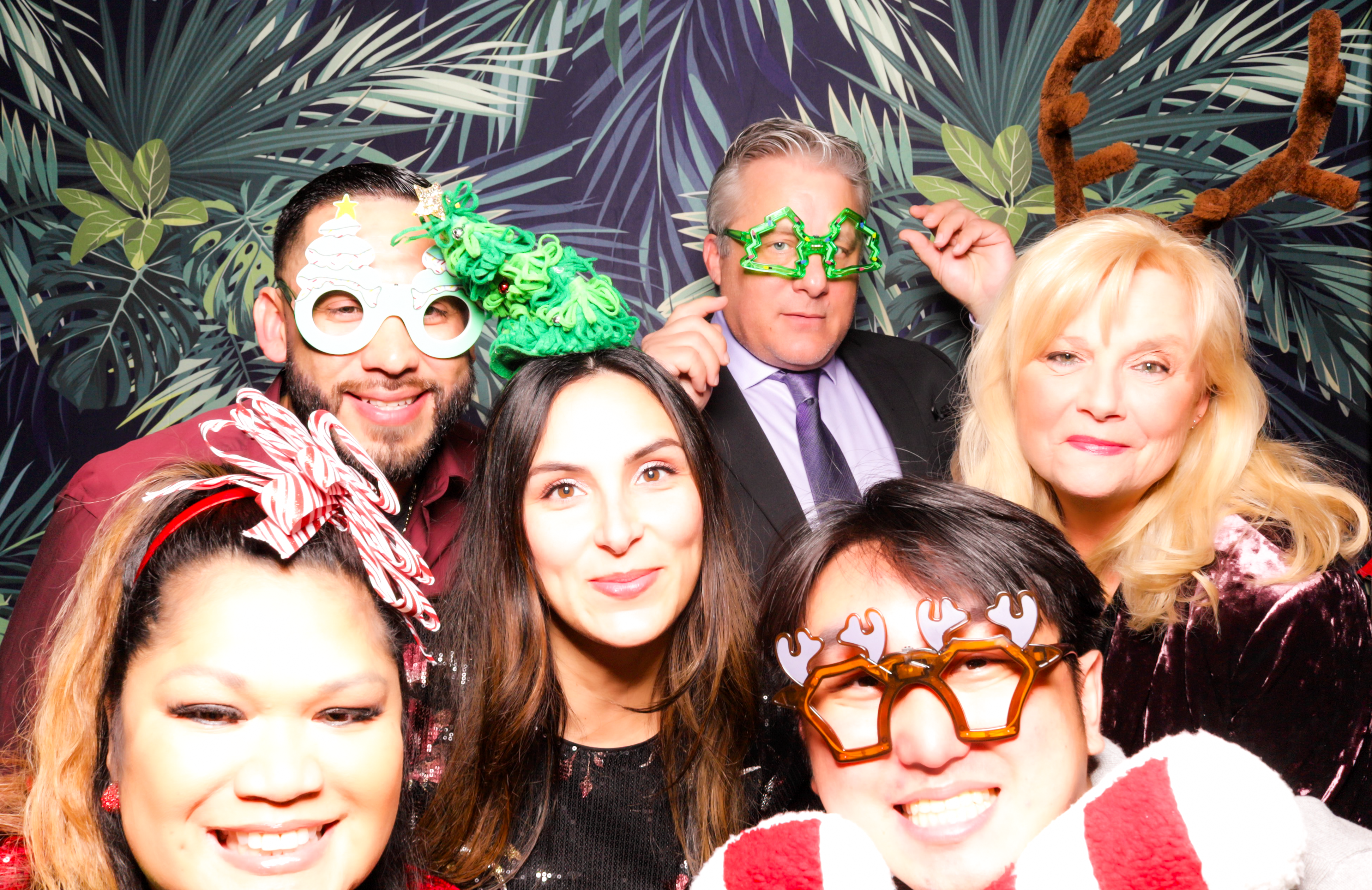 ID Tech Holiday Party | View more photos from the event at v1.boothgallery.com/u/PhabPhotobooth/ID-Tech-Holiday-Party