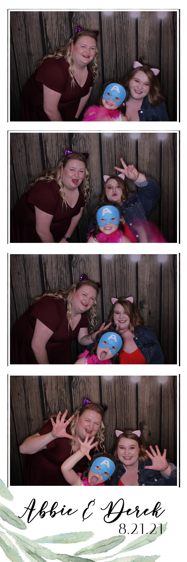 Abbie and Derek's Wedding | View more photos from the event at gallery.photoboothbillings.com/u/PhotoBoothBillings/Abbie-and-Dereks-Wedding
