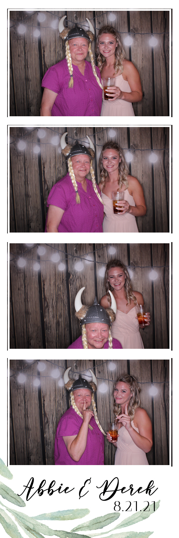 Abbie and Derek's Wedding | View more photos from the event at gallery.photoboothbillings.com/u/PhotoBoothBillings/Abbie-and-Dereks-Wedding