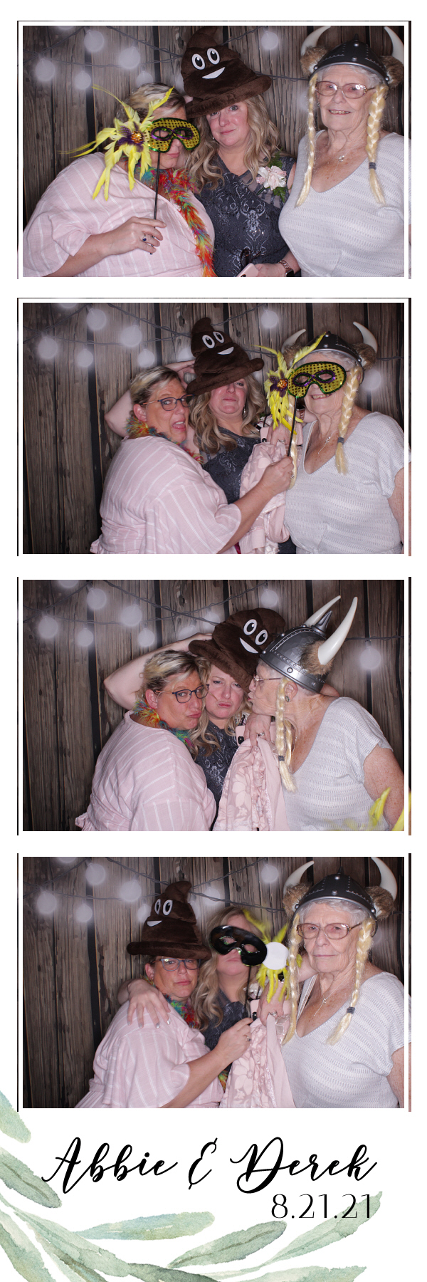 Abbie and Derek's Wedding | View more photos from the event at gallery.photoboothbillings.com/u/PhotoBoothBillings/Abbie-and-Dereks-Wedding