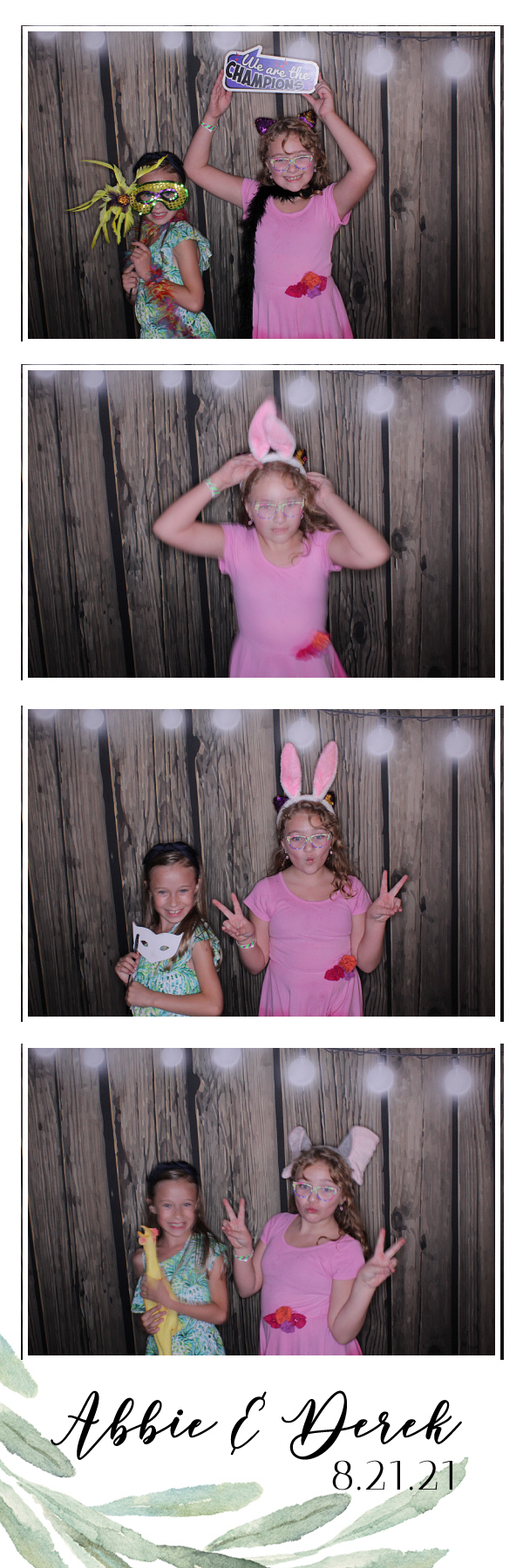 Abbie and Derek's Wedding | View more photos from the event at gallery.photoboothbillings.com/u/PhotoBoothBillings/Abbie-and-Dereks-Wedding
