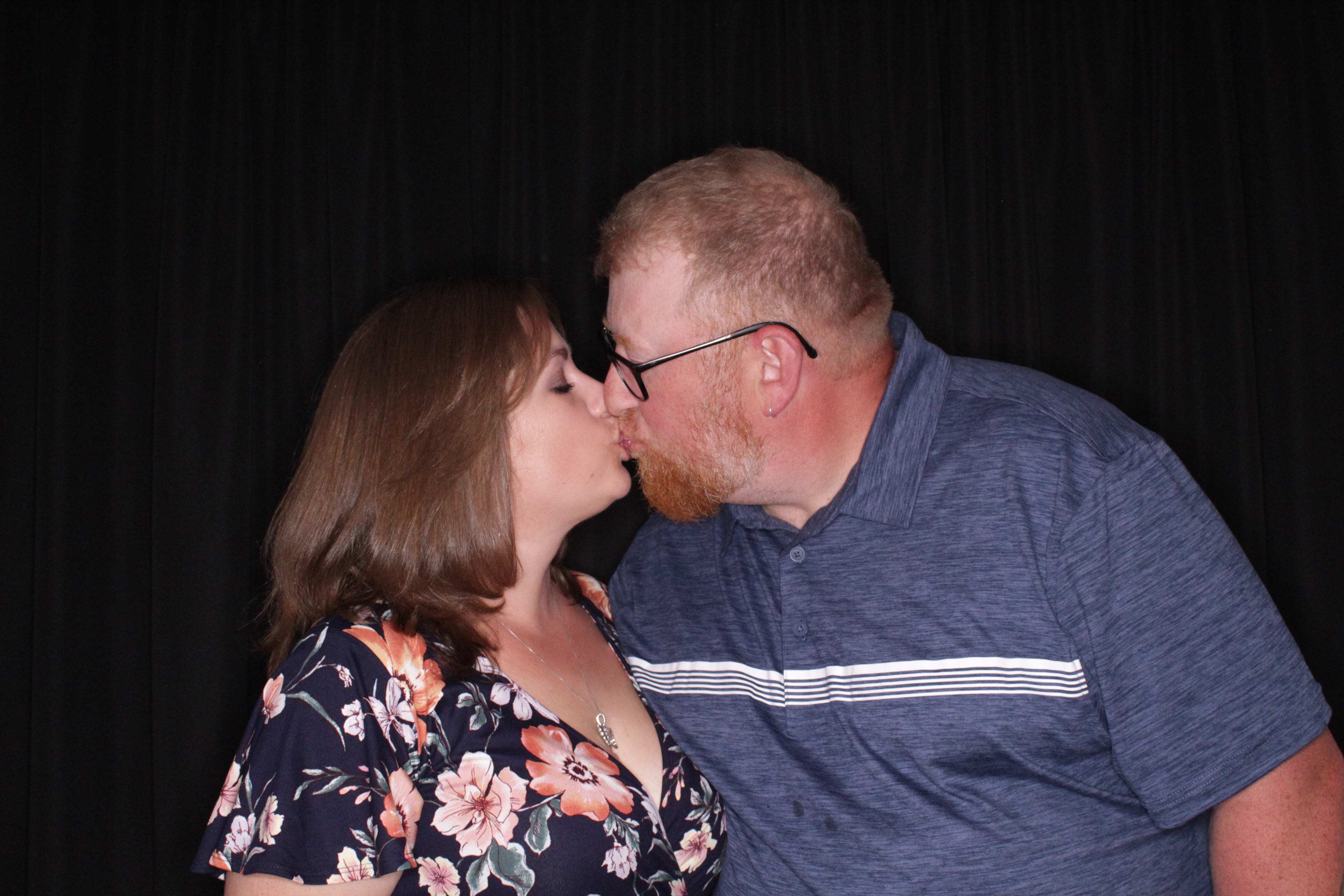 Amber and Derek's Wedding | View more photos from the event at gallery.photoboothbillings.com/u/PhotoBoothBillings/Amber-and-Dereks-Wedding
