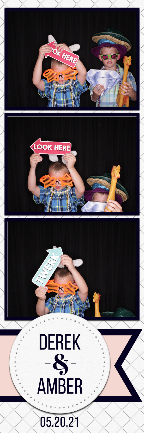 Amber and Derek's Wedding | View more photos from the event at gallery.photoboothbillings.com/u/PhotoBoothBillings/Amber-and-Dereks-Wedding
