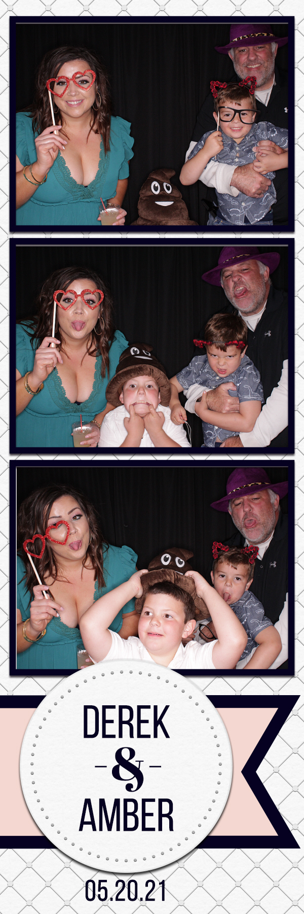 Amber and Derek's Wedding | View more photos from the event at gallery.photoboothbillings.com/u/PhotoBoothBillings/Amber-and-Dereks-Wedding