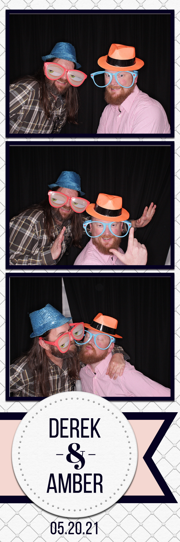 Amber and Derek's Wedding | View more photos from the event at gallery.photoboothbillings.com/u/PhotoBoothBillings/Amber-and-Dereks-Wedding