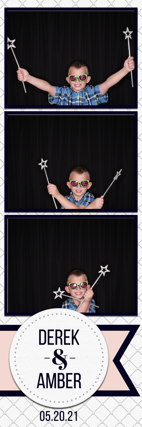 Amber and Derek's Wedding | View more photos from the event at gallery.photoboothbillings.com/u/PhotoBoothBillings/Amber-and-Dereks-Wedding