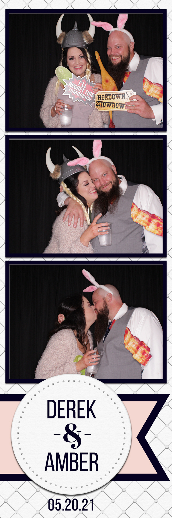 Amber and Derek's Wedding | View more photos from the event at gallery.photoboothbillings.com/u/PhotoBoothBillings/Amber-and-Dereks-Wedding