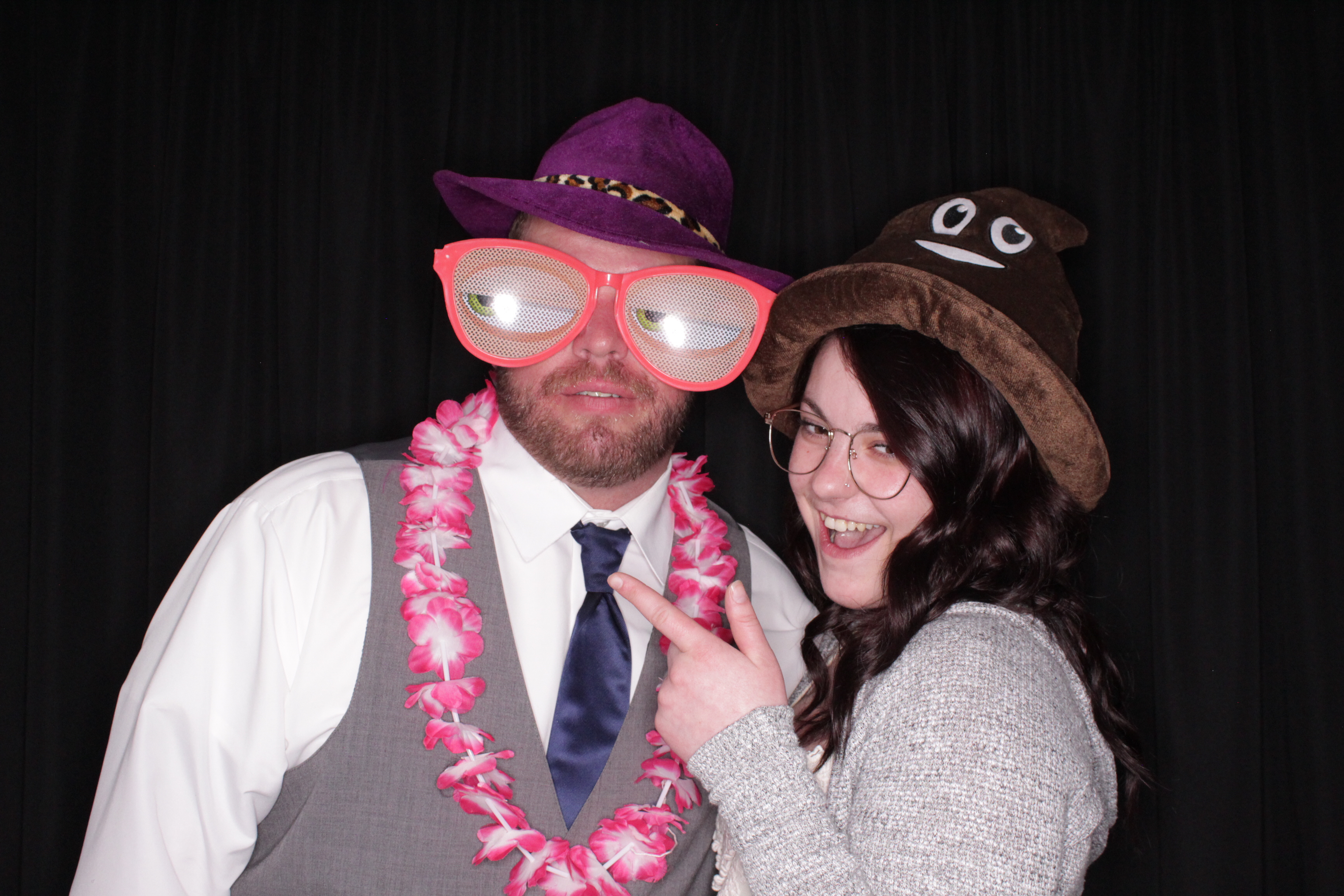 Amber and Derek's Wedding | View more photos from the event at gallery.photoboothbillings.com/u/PhotoBoothBillings/Amber-and-Dereks-Wedding