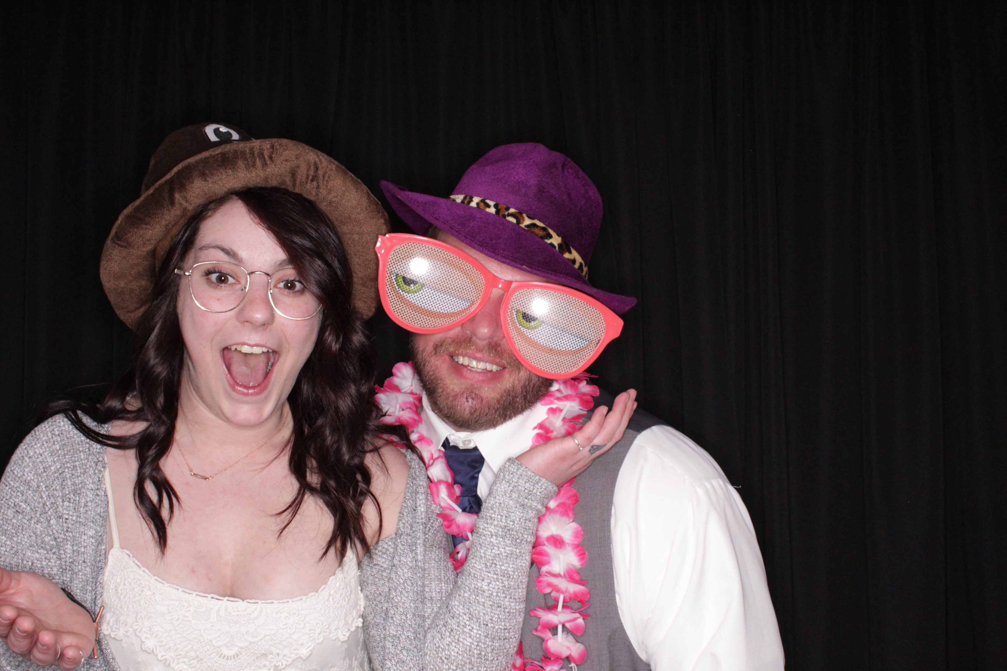 Amber and Derek's Wedding | View more photos from the event at gallery.photoboothbillings.com/u/PhotoBoothBillings/Amber-and-Dereks-Wedding