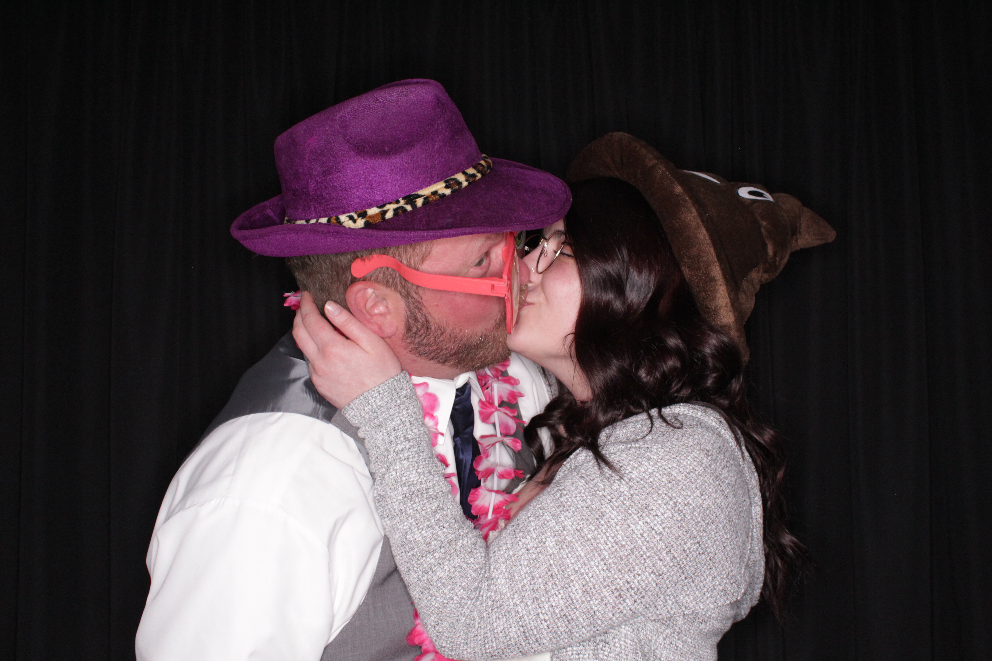 Amber and Derek's Wedding | View more photos from the event at gallery.photoboothbillings.com/u/PhotoBoothBillings/Amber-and-Dereks-Wedding