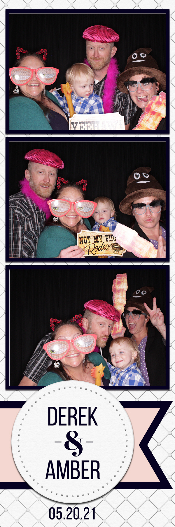 Amber and Derek's Wedding | View more photos from the event at gallery.photoboothbillings.com/u/PhotoBoothBillings/Amber-and-Dereks-Wedding