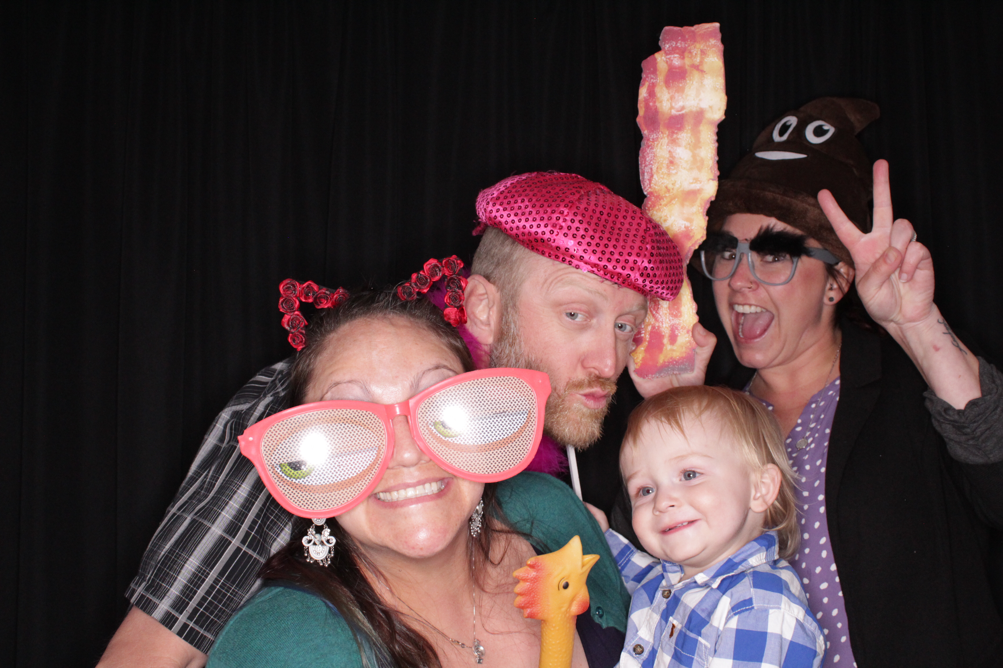 Amber and Derek's Wedding | View more photos from the event at gallery.photoboothbillings.com/u/PhotoBoothBillings/Amber-and-Dereks-Wedding