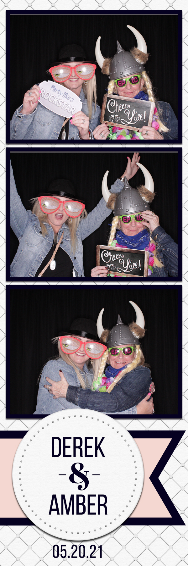 Amber and Derek's Wedding | View more photos from the event at gallery.photoboothbillings.com/u/PhotoBoothBillings/Amber-and-Dereks-Wedding