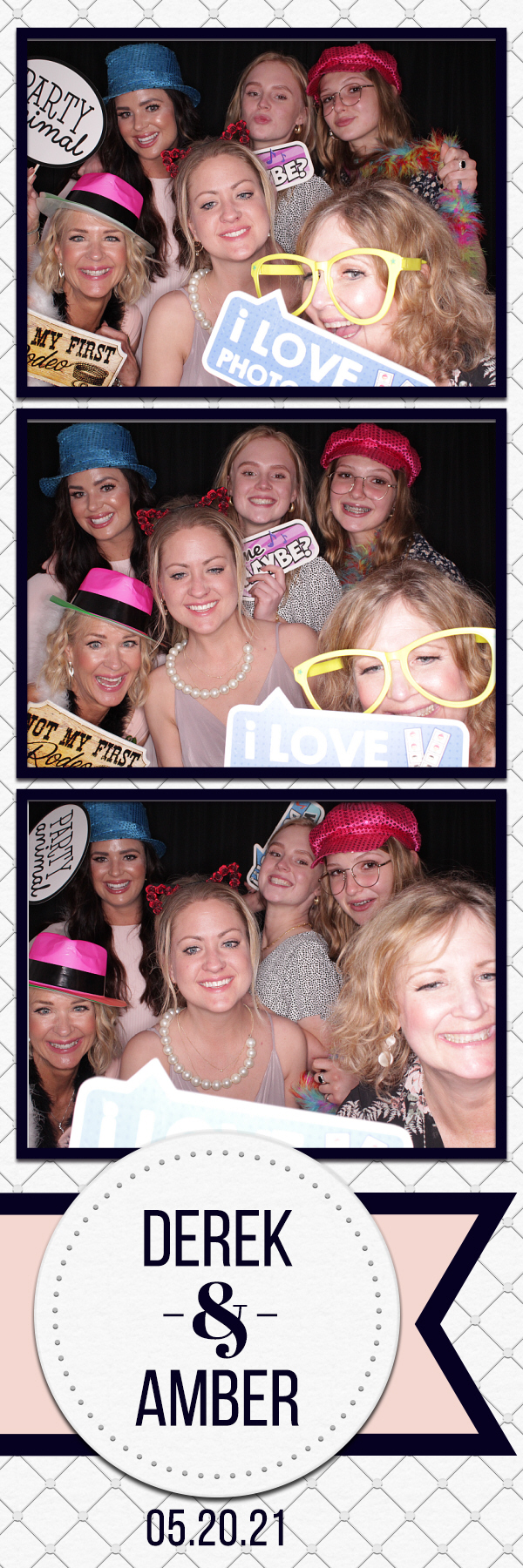 Amber and Derek's Wedding | View more photos from the event at gallery.photoboothbillings.com/u/PhotoBoothBillings/Amber-and-Dereks-Wedding
