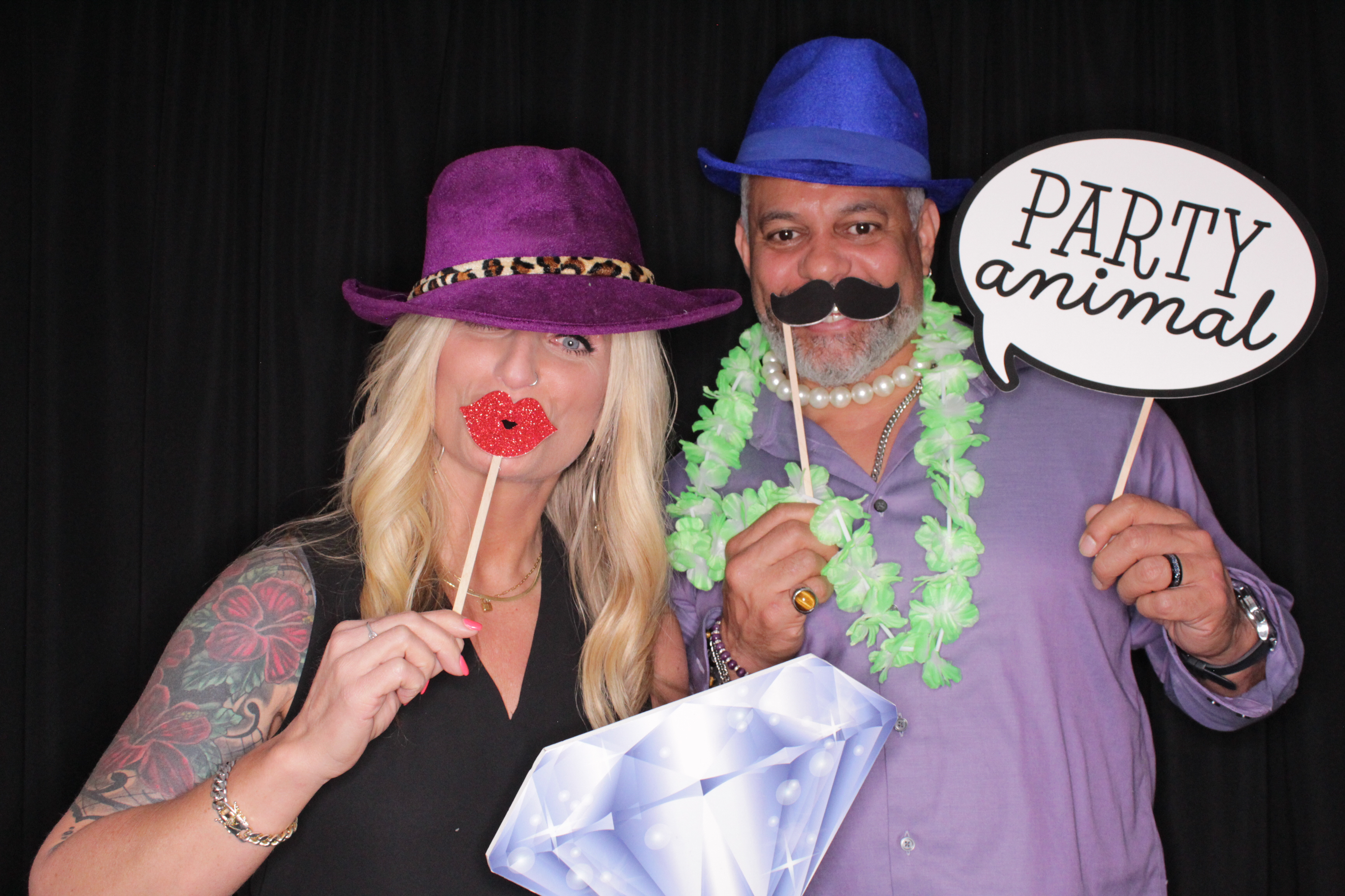 Amber and Derek's Wedding | View more photos from the event at gallery.photoboothbillings.com/u/PhotoBoothBillings/Amber-and-Dereks-Wedding