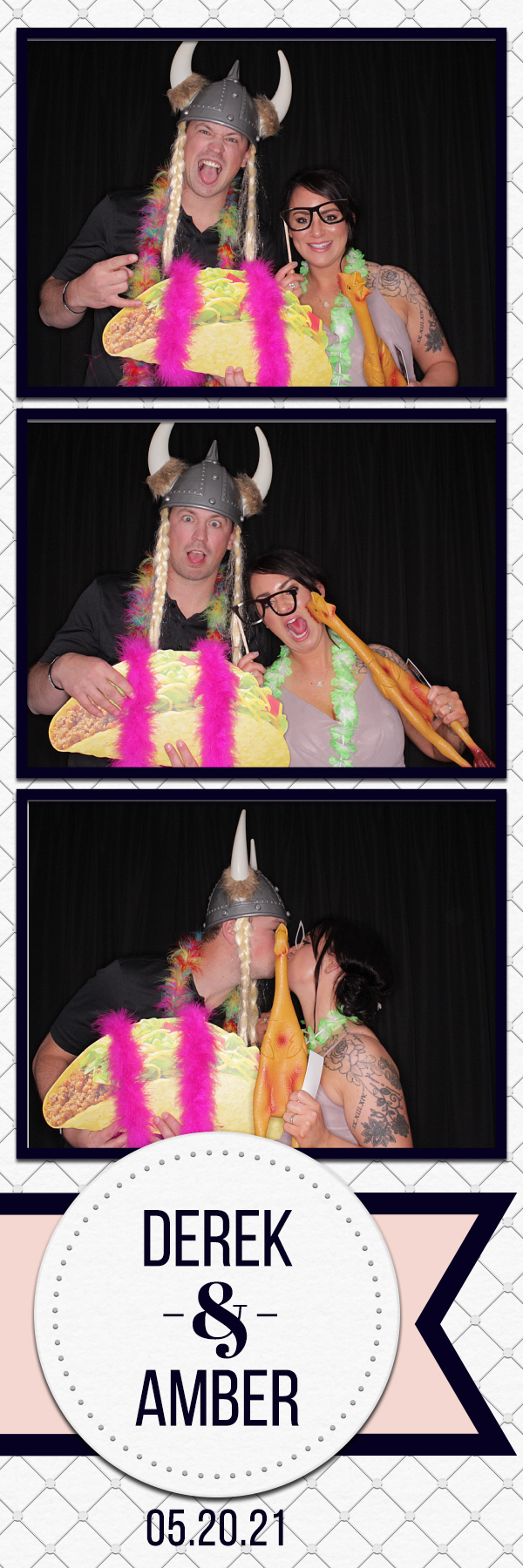 Amber and Derek's Wedding | View more photos from the event at gallery.photoboothbillings.com/u/PhotoBoothBillings/Amber-and-Dereks-Wedding