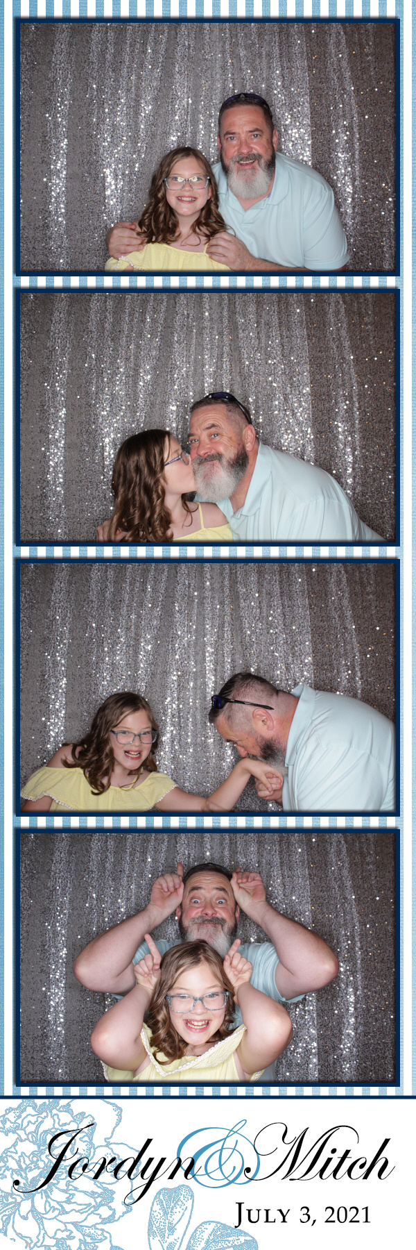 Jordyn and Mitch's Wedding | View more photos from the event at gallery.photoboothbillings.com/u/PhotoBoothBillings/Jordyn-and-Mitchs-Wedding