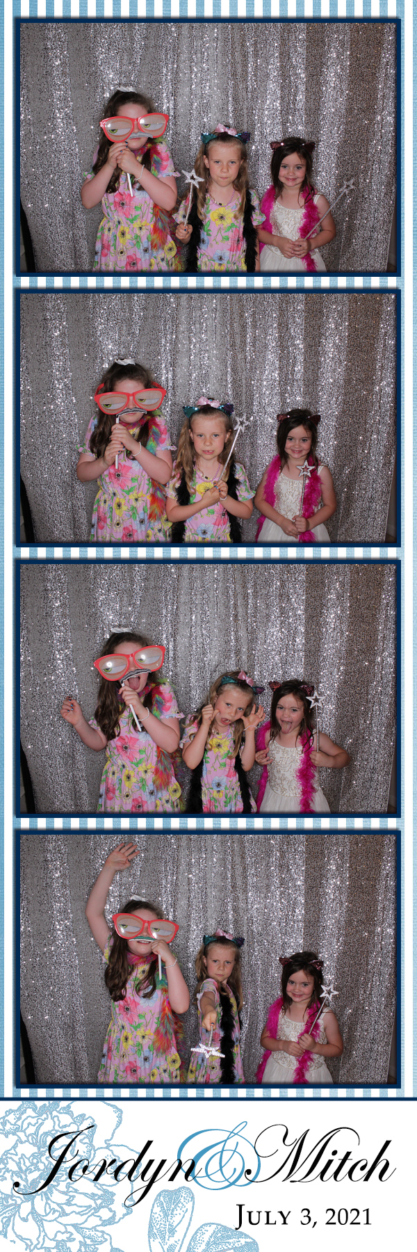 Jordyn and Mitch's Wedding | View more photos from the event at gallery.photoboothbillings.com/u/PhotoBoothBillings/Jordyn-and-Mitchs-Wedding