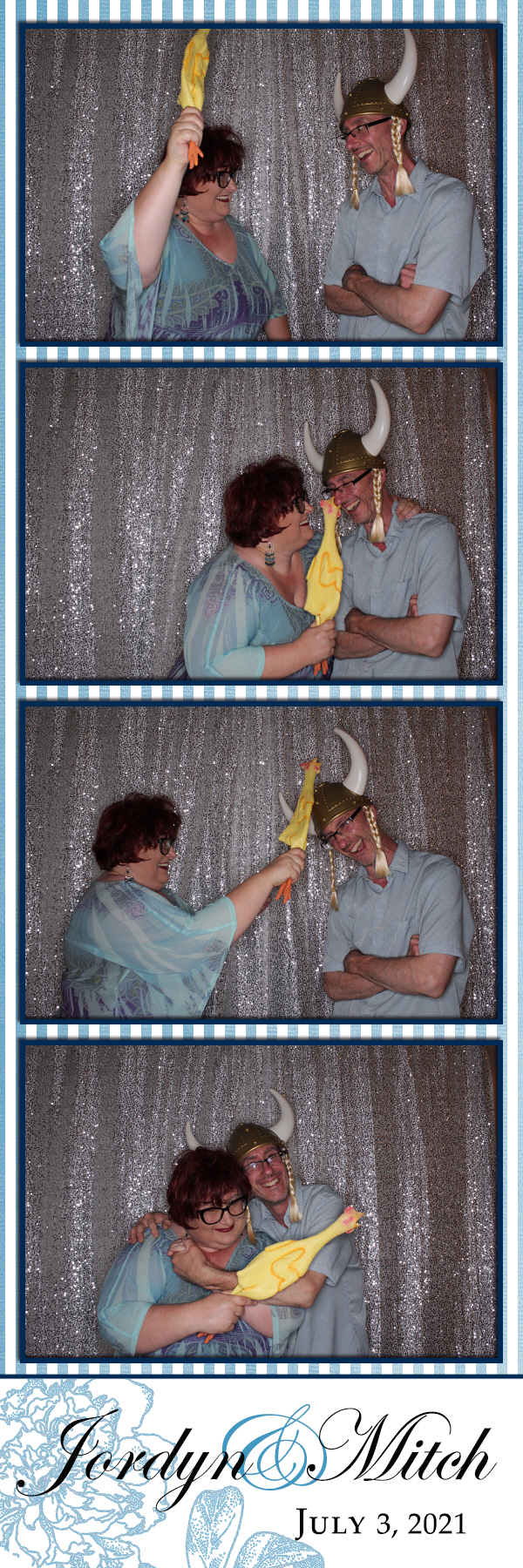 Jordyn and Mitch's Wedding | View more photos from the event at gallery.photoboothbillings.com/u/PhotoBoothBillings/Jordyn-and-Mitchs-Wedding