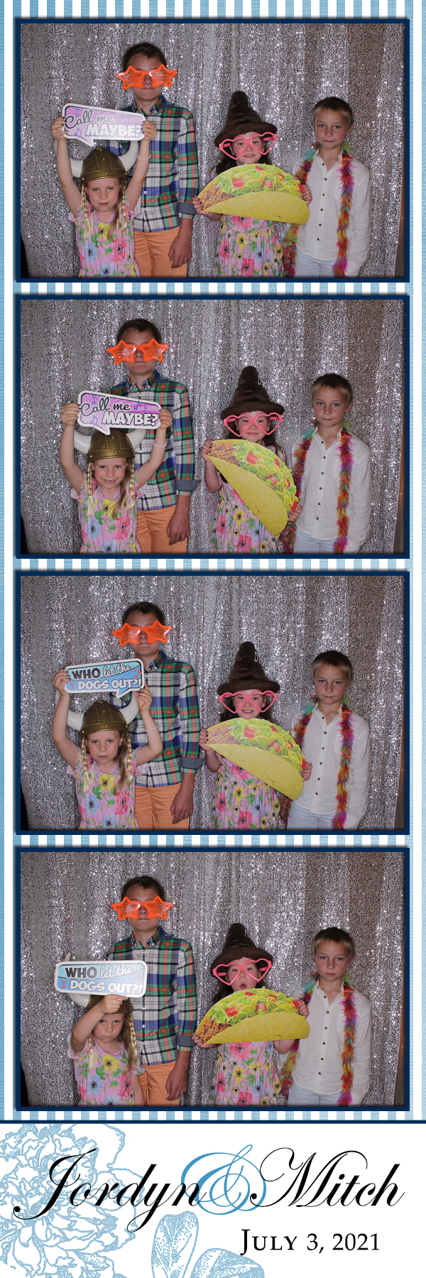 Jordyn and Mitch's Wedding | View more photos from the event at gallery.photoboothbillings.com/u/PhotoBoothBillings/Jordyn-and-Mitchs-Wedding