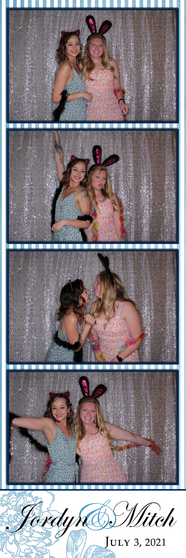 Jordyn and Mitch's Wedding | View more photos from the event at gallery.photoboothbillings.com/u/PhotoBoothBillings/Jordyn-and-Mitchs-Wedding