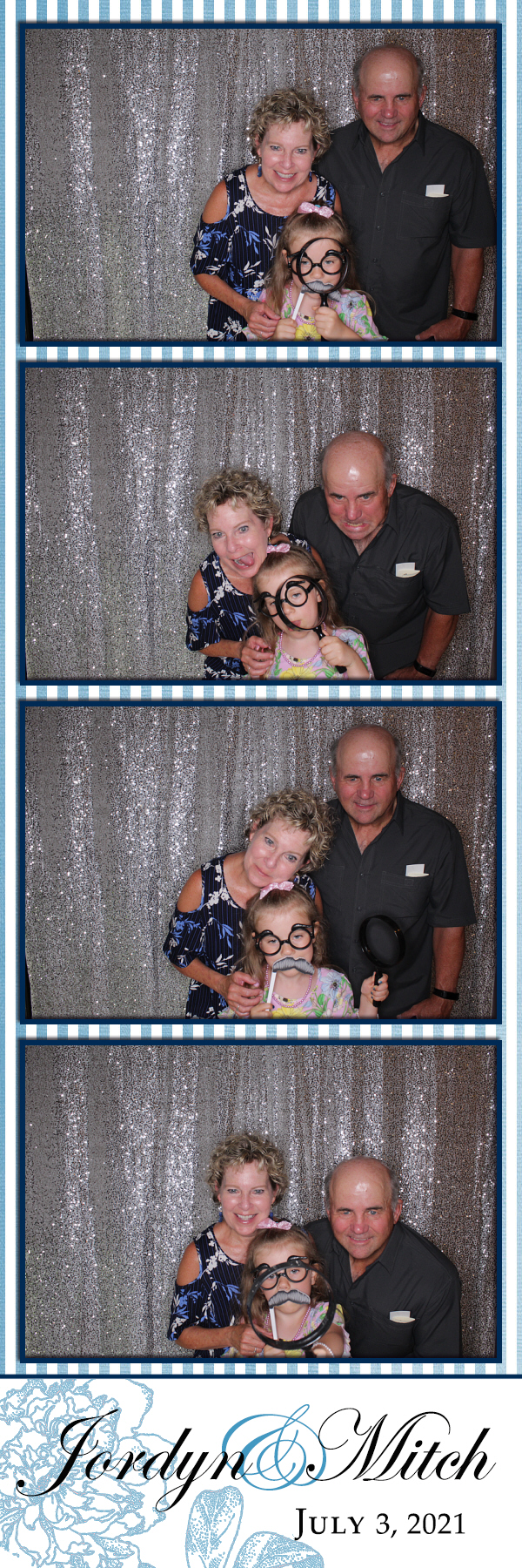 Jordyn and Mitch's Wedding | View more photos from the event at gallery.photoboothbillings.com/u/PhotoBoothBillings/Jordyn-and-Mitchs-Wedding