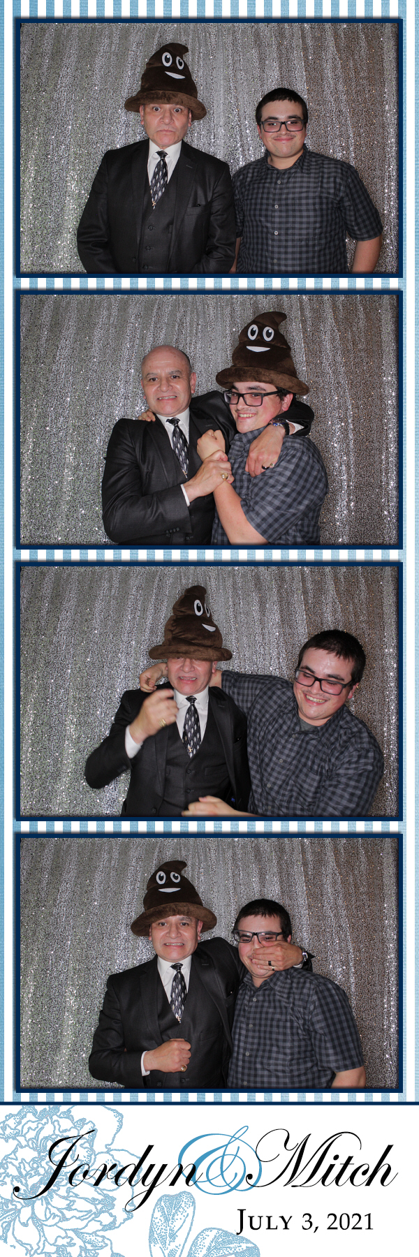 Jordyn and Mitch's Wedding | View more photos from the event at gallery.photoboothbillings.com/u/PhotoBoothBillings/Jordyn-and-Mitchs-Wedding