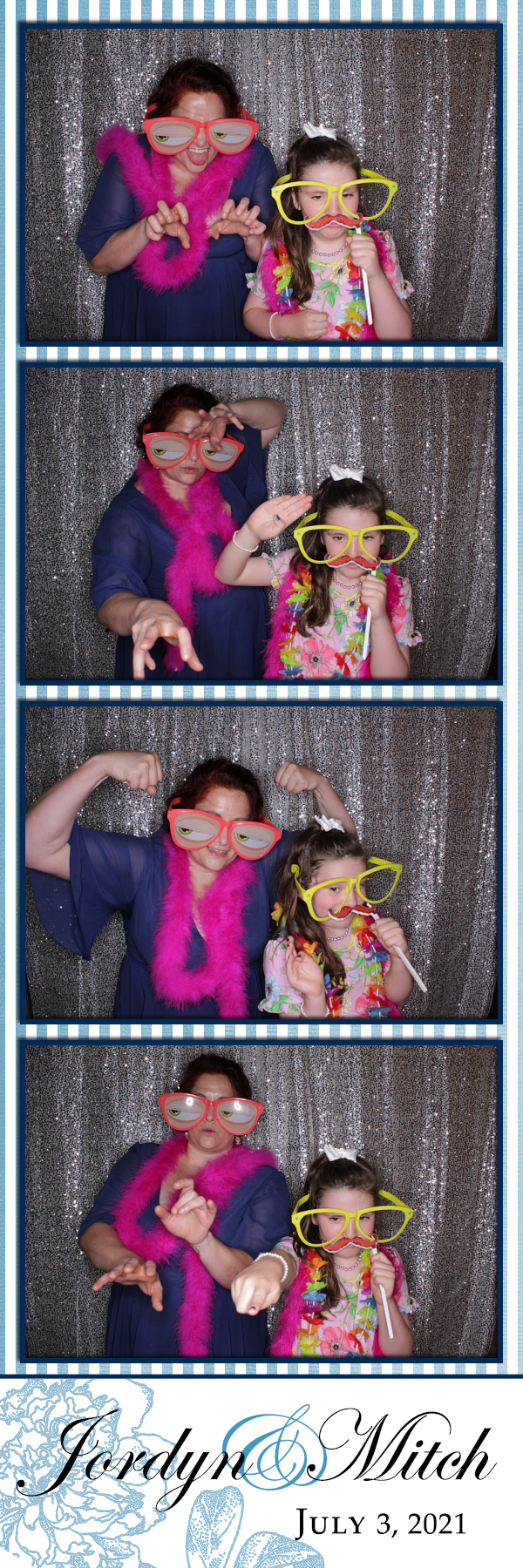 Jordyn and Mitch's Wedding | View more photos from the event at gallery.photoboothbillings.com/u/PhotoBoothBillings/Jordyn-and-Mitchs-Wedding