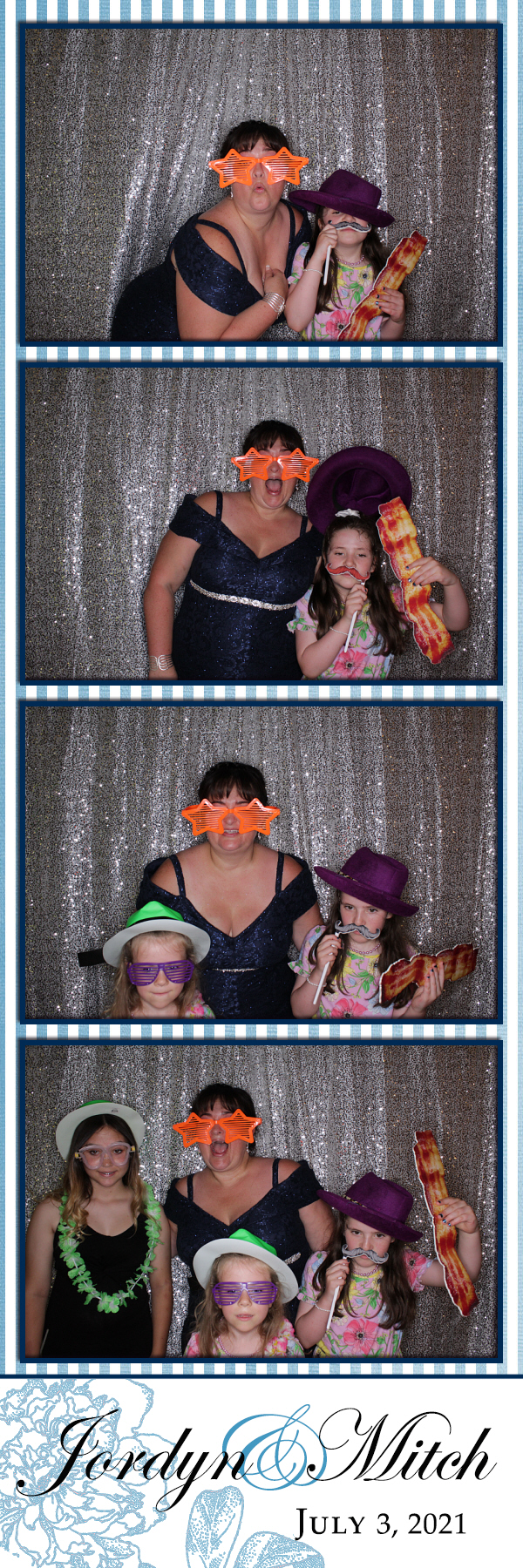 Jordyn and Mitch's Wedding | View more photos from the event at gallery.photoboothbillings.com/u/PhotoBoothBillings/Jordyn-and-Mitchs-Wedding