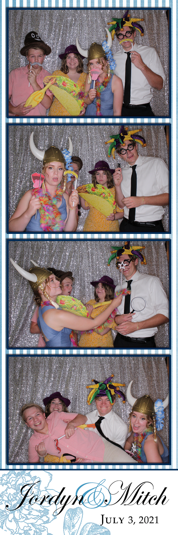 Jordyn and Mitch's Wedding | View more photos from the event at gallery.photoboothbillings.com/u/PhotoBoothBillings/Jordyn-and-Mitchs-Wedding