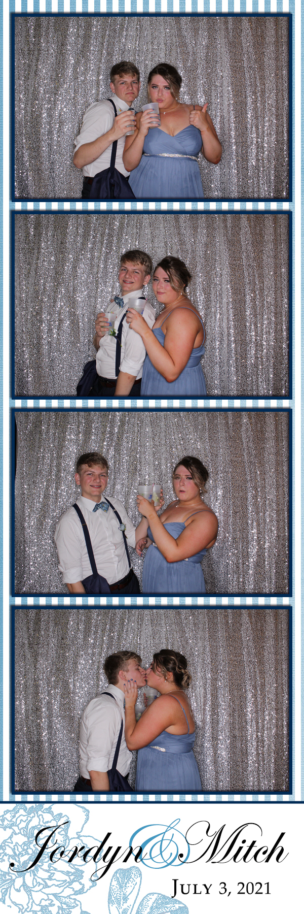 Jordyn and Mitch's Wedding | View more photos from the event at gallery.photoboothbillings.com/u/PhotoBoothBillings/Jordyn-and-Mitchs-Wedding