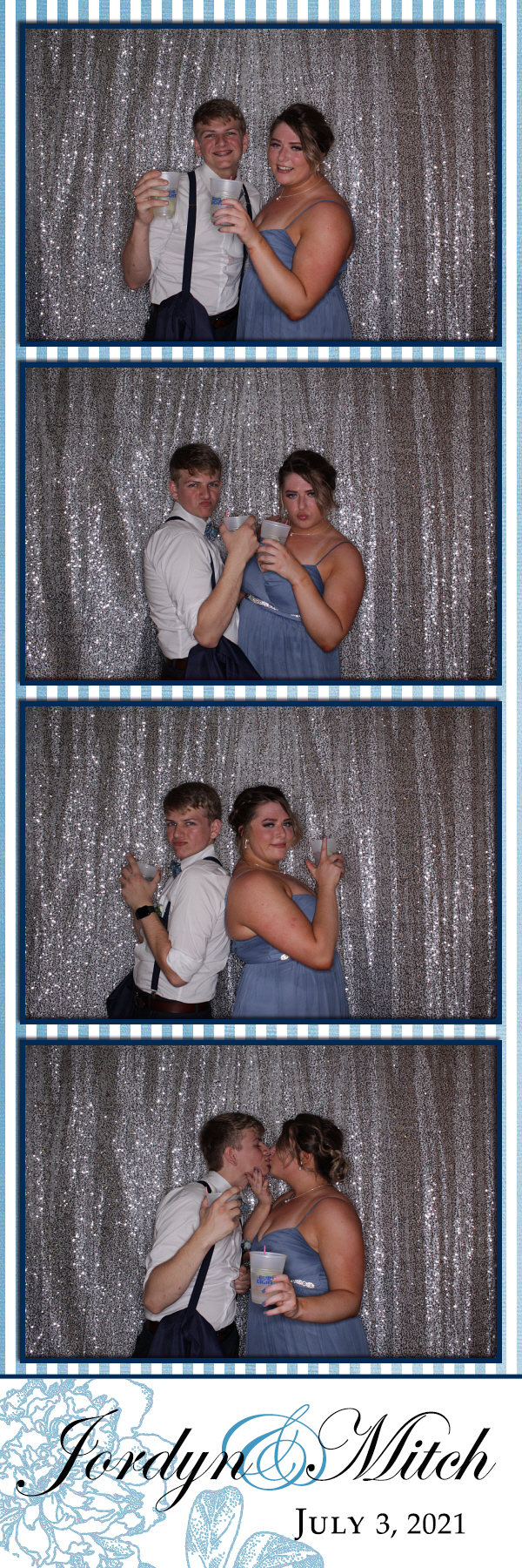 Jordyn and Mitch's Wedding | View more photos from the event at gallery.photoboothbillings.com/u/PhotoBoothBillings/Jordyn-and-Mitchs-Wedding