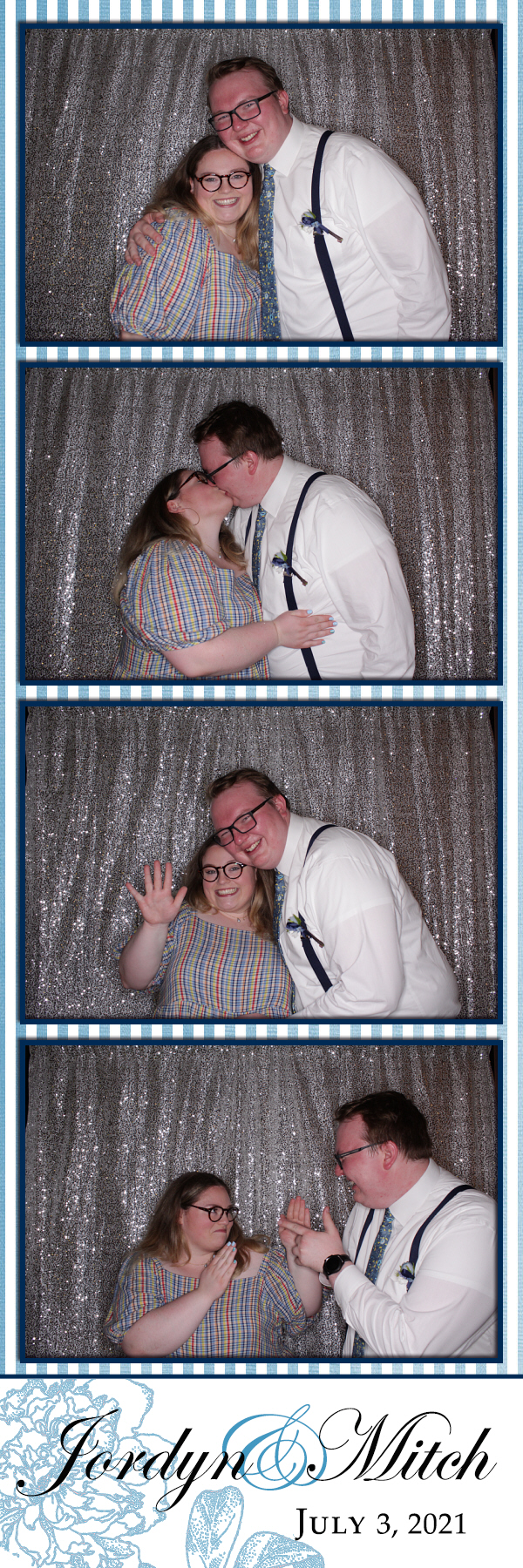 Jordyn and Mitch's Wedding | View more photos from the event at gallery.photoboothbillings.com/u/PhotoBoothBillings/Jordyn-and-Mitchs-Wedding