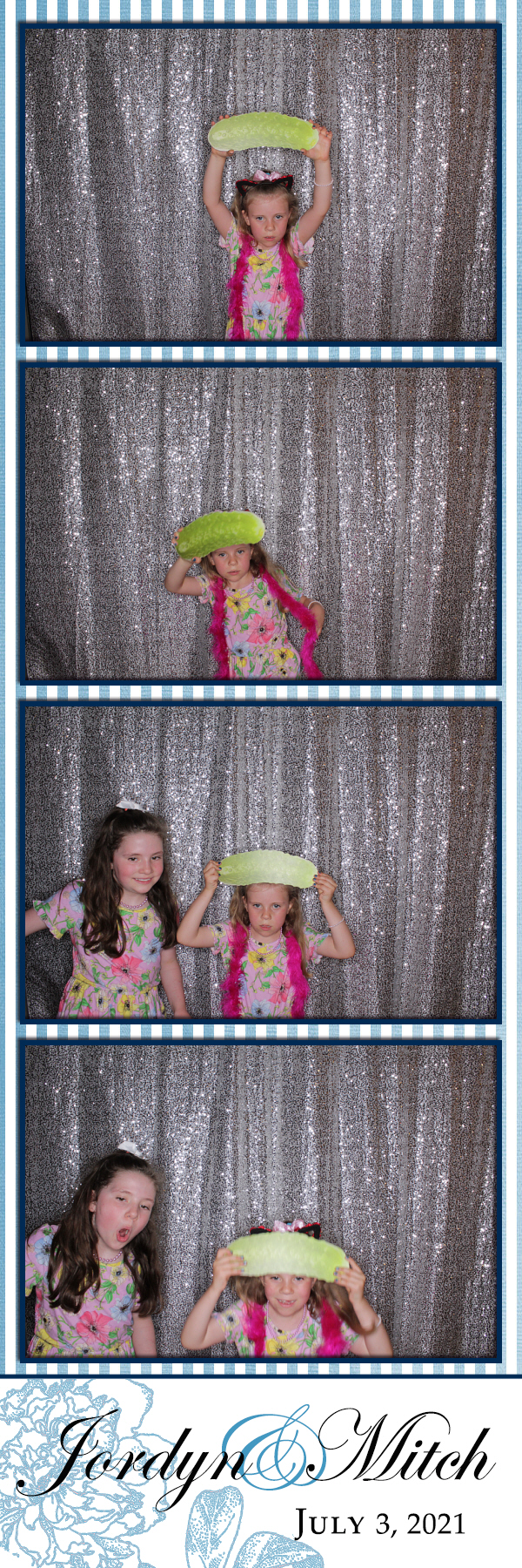 Jordyn and Mitch's Wedding | View more photos from the event at gallery.photoboothbillings.com/u/PhotoBoothBillings/Jordyn-and-Mitchs-Wedding