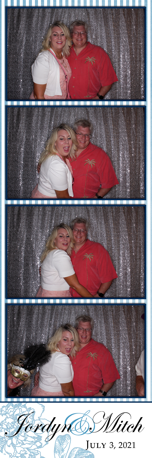 Jordyn and Mitch's Wedding | View more photos from the event at gallery.photoboothbillings.com/u/PhotoBoothBillings/Jordyn-and-Mitchs-Wedding