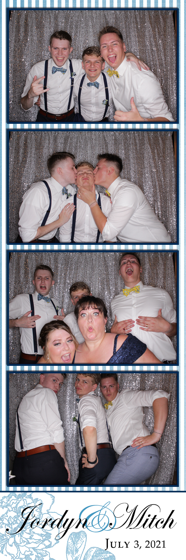 Jordyn and Mitch's Wedding | View more photos from the event at gallery.photoboothbillings.com/u/PhotoBoothBillings/Jordyn-and-Mitchs-Wedding